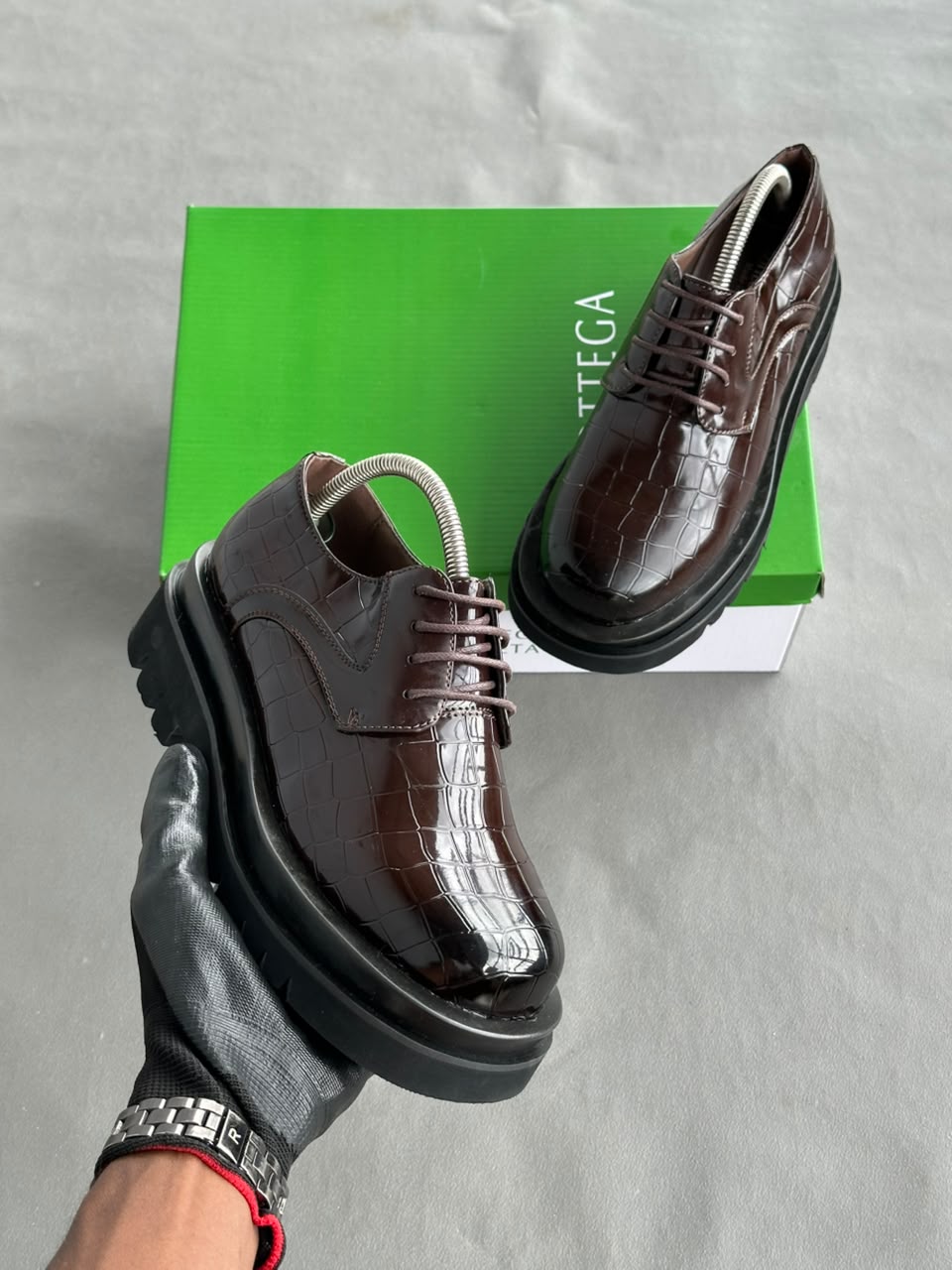 Chaussure grosse semelle en cuir