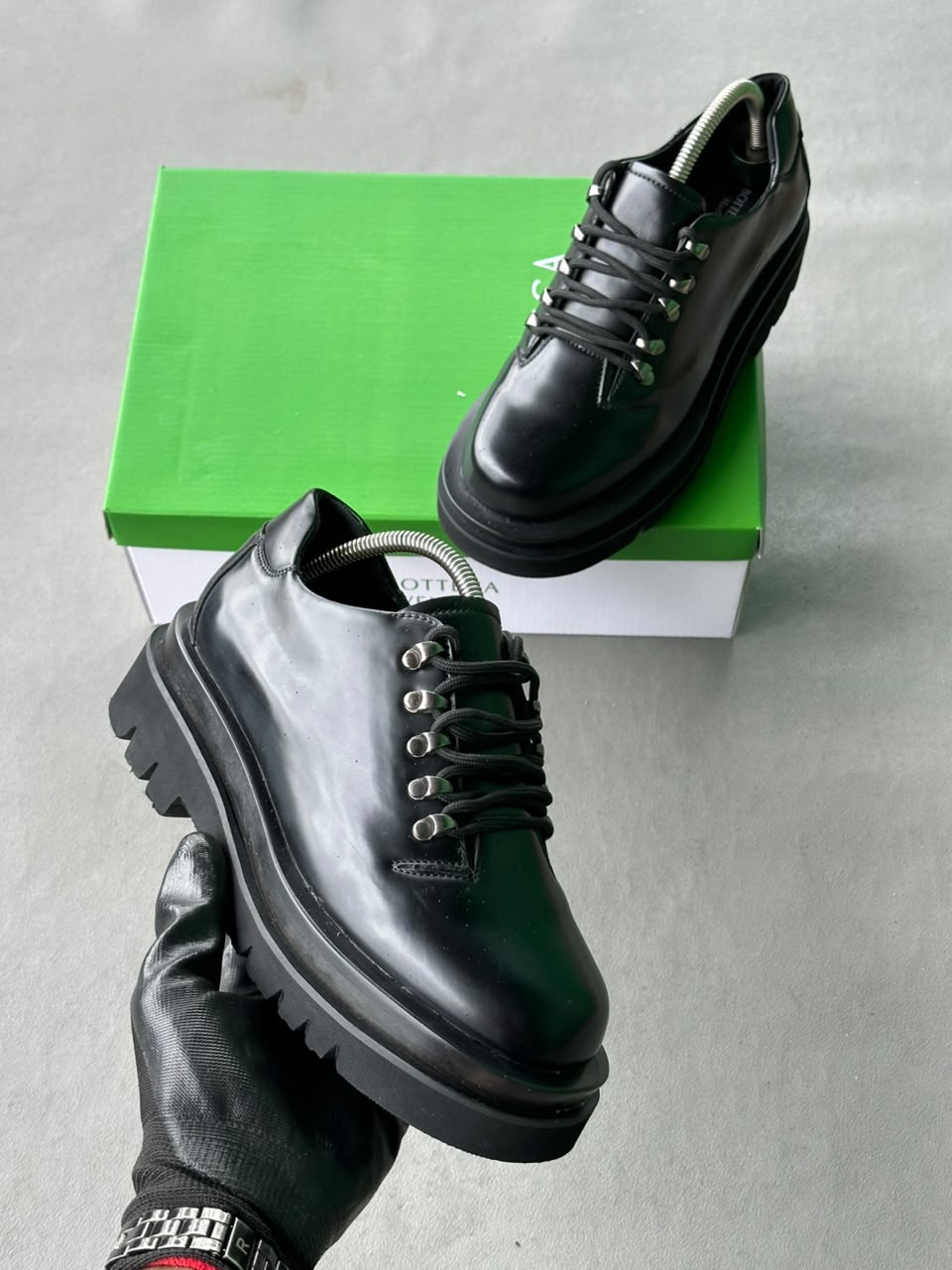 Chaussure grosse semelle en cuir