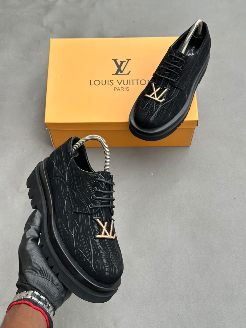 LV NOIR